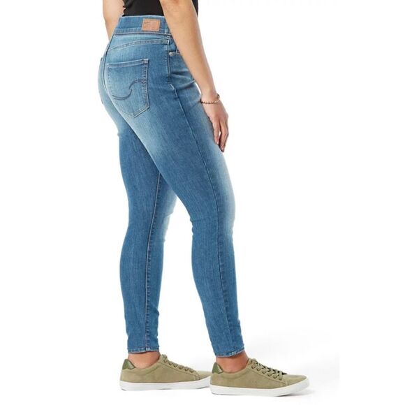 Levi Strauss Women's Simply Stretch Shaping Pull-On Super Skinny Jeans Size 20 - Picture 3 of 5